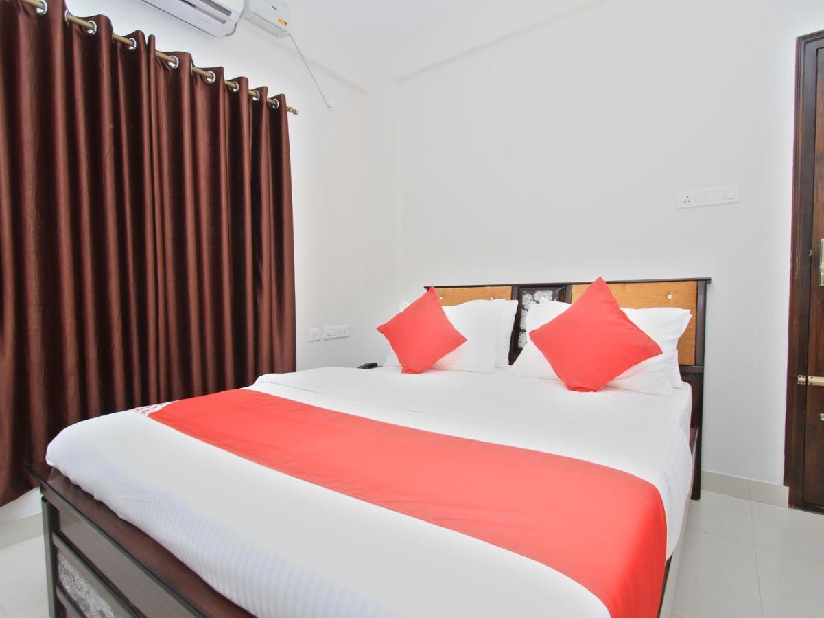 Oyo 12033 Hotel Royal Residence Бангалор Экстерьер фото